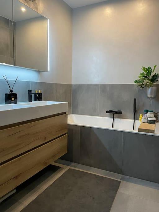 Appartement 115 M2 With Garden 200m From The